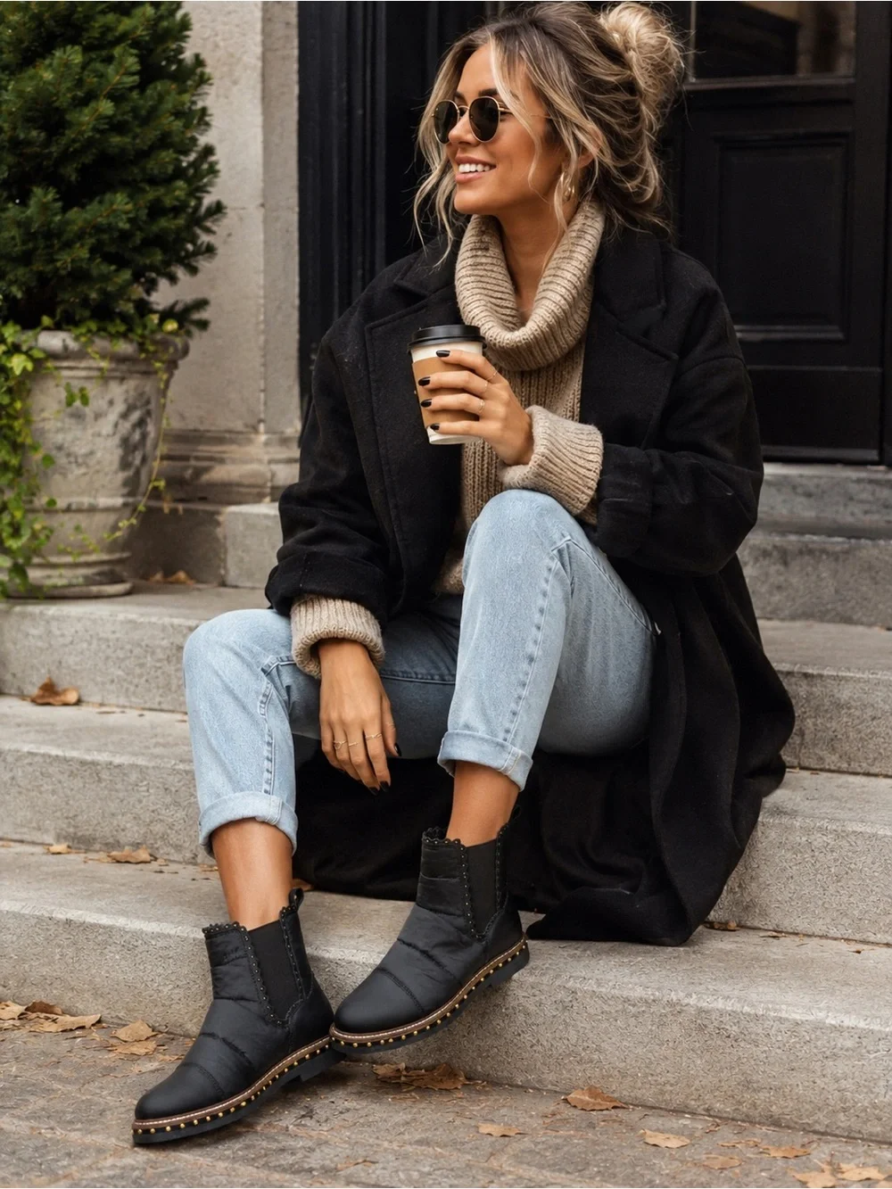 Free People Black Quilted Chelsea Ankle Boots Studded Trim EU 39 US 8.5 ‎ / 9